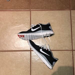 NWOT Men’s Nike Free Runs